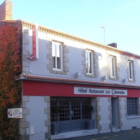 Hotel-Restaurant Les Colonnades Saint-Fulgent Екстер'єр фото