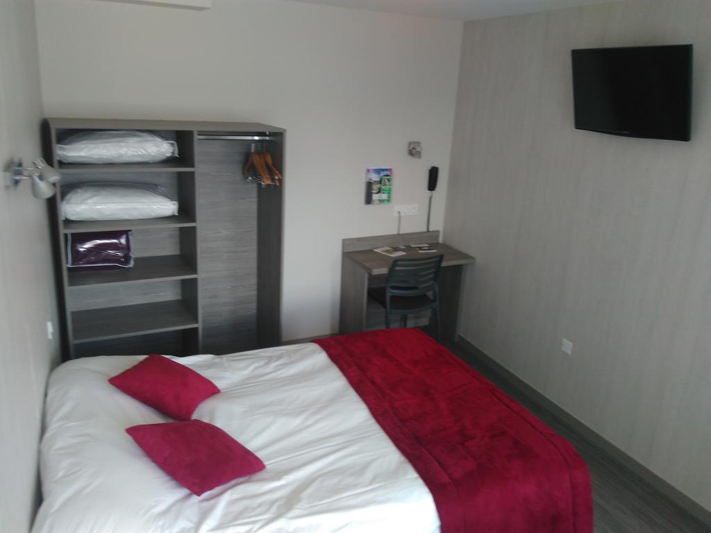 Hotel-Restaurant Les Colonnades Saint-Fulgent Екстер'єр фото