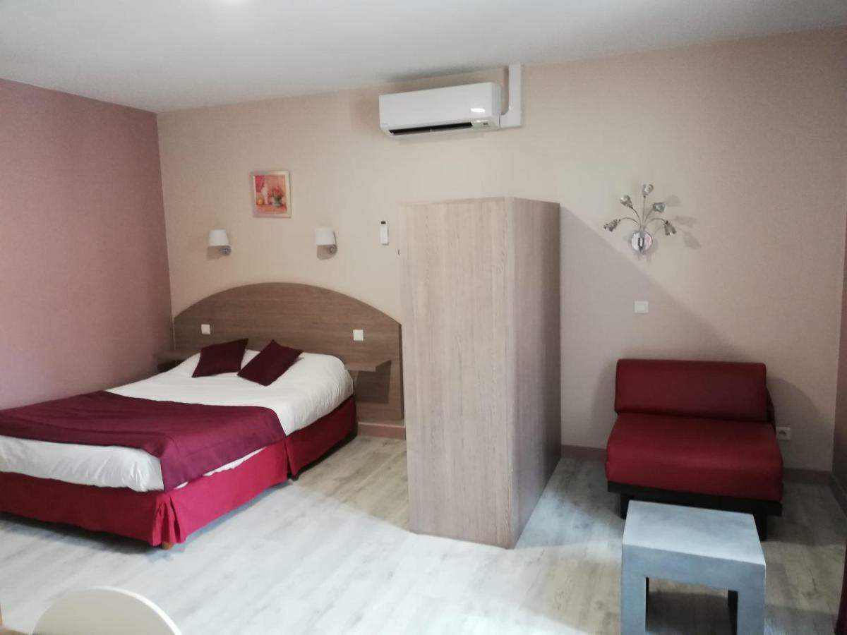 Hotel-Restaurant Les Colonnades Saint-Fulgent Екстер'єр фото